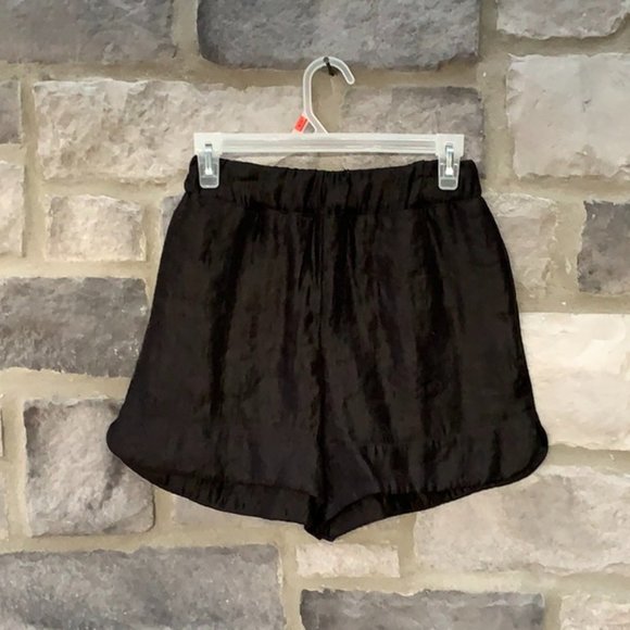 Black satin shorts - Picture 1 of 4